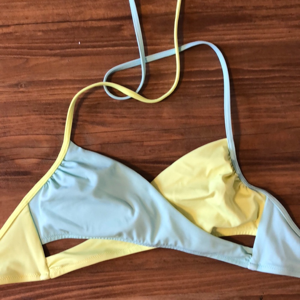 PINK bikini top (size small)